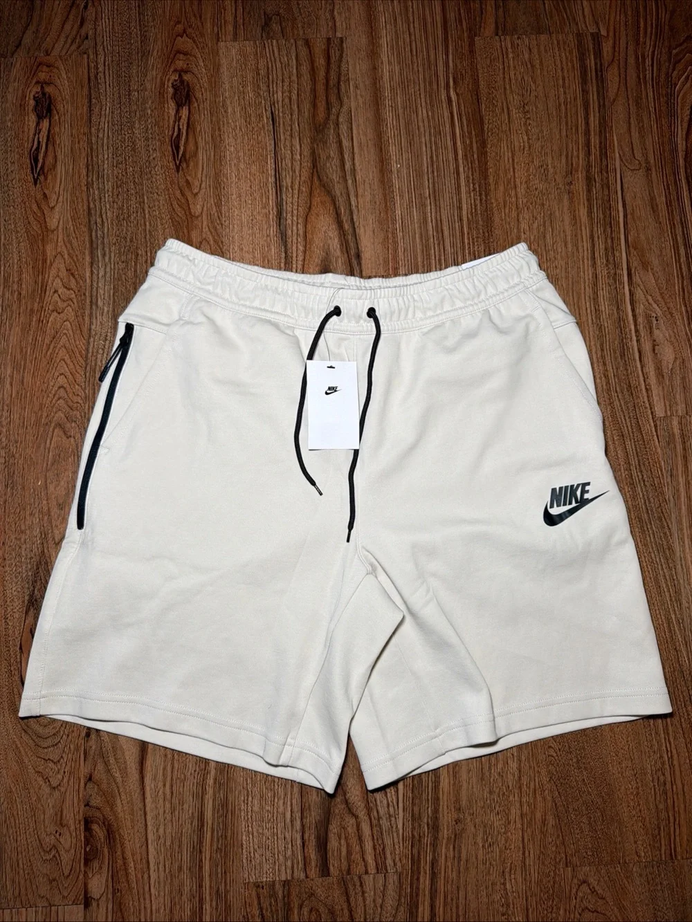 Nike Sportswear Tech Fleece Shorts DD5301-104 Light Brown Men’s Size L NWT